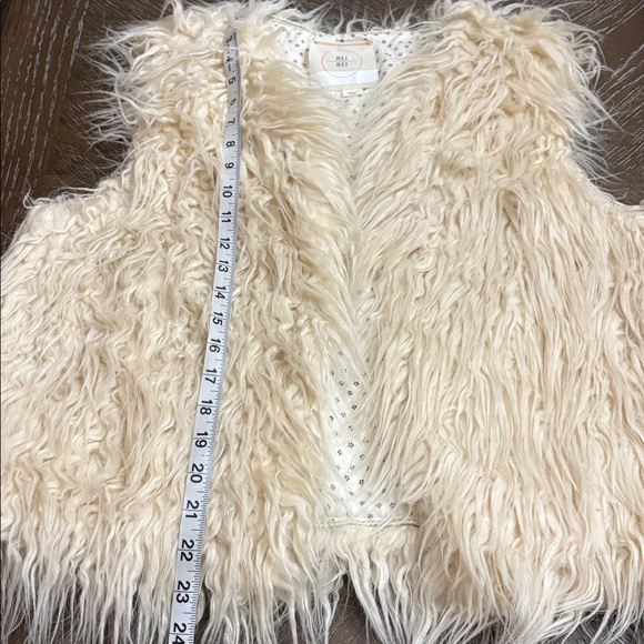 Anthropologie Hei Hei ivory faux fur plush fuzzy vest Size M - Picture 17 of 17